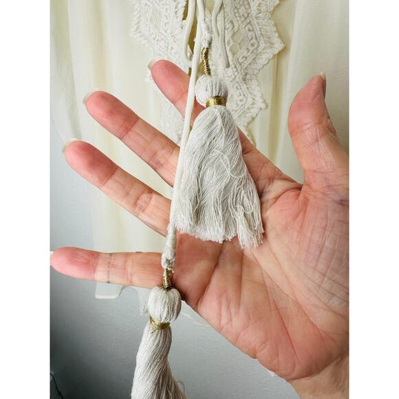 Love Sam Ivory Cream Crochet V-Neckline Tie Back Cold Shoulder Top M - Picture 8 of 16